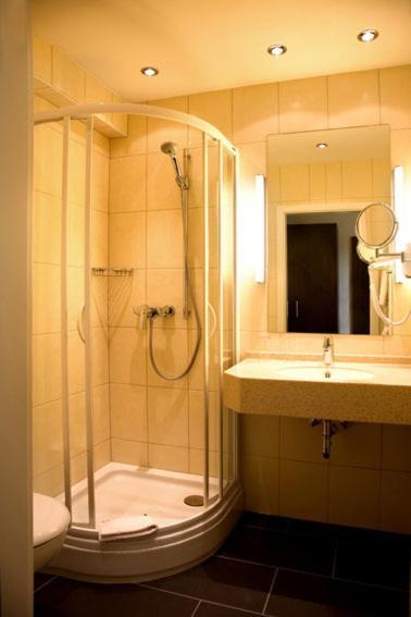 Hotel Haus Krone Bexbach Habitación foto